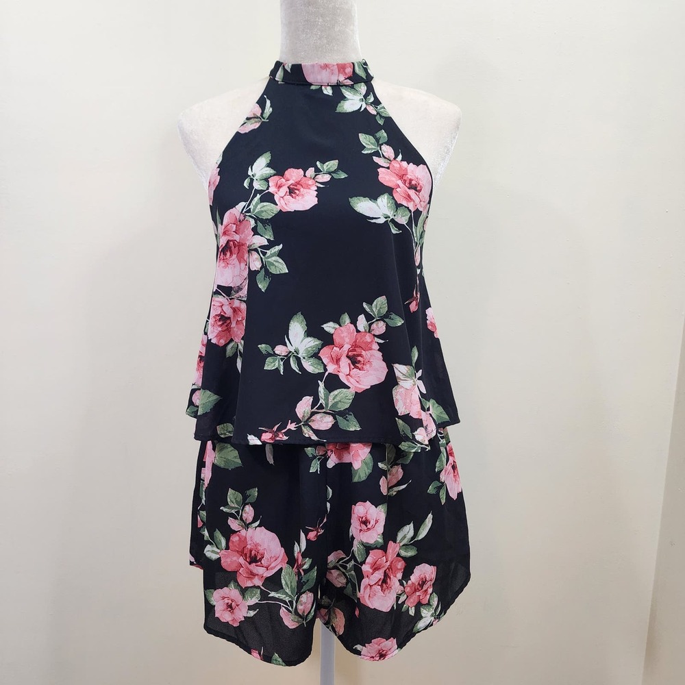 Audrey 3‎ + 1 high neck floral open back fully lined romper woman's size medium